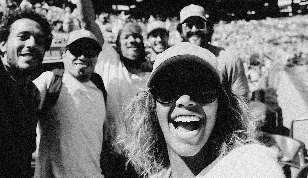 People-smiling-discover-img